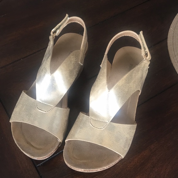 gold wedges size 4